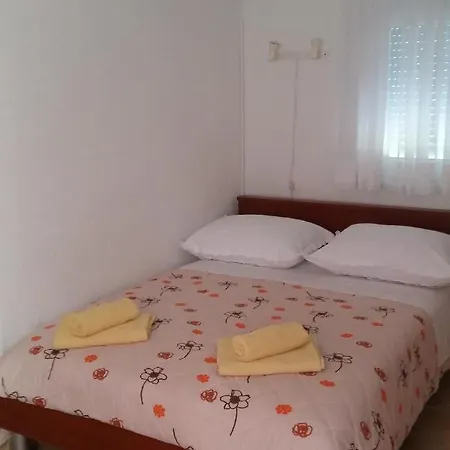 By The Sea - 13918 トロギール