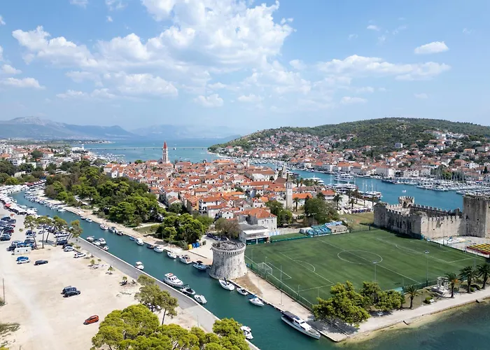 By The Sea - 13918 * Trogir